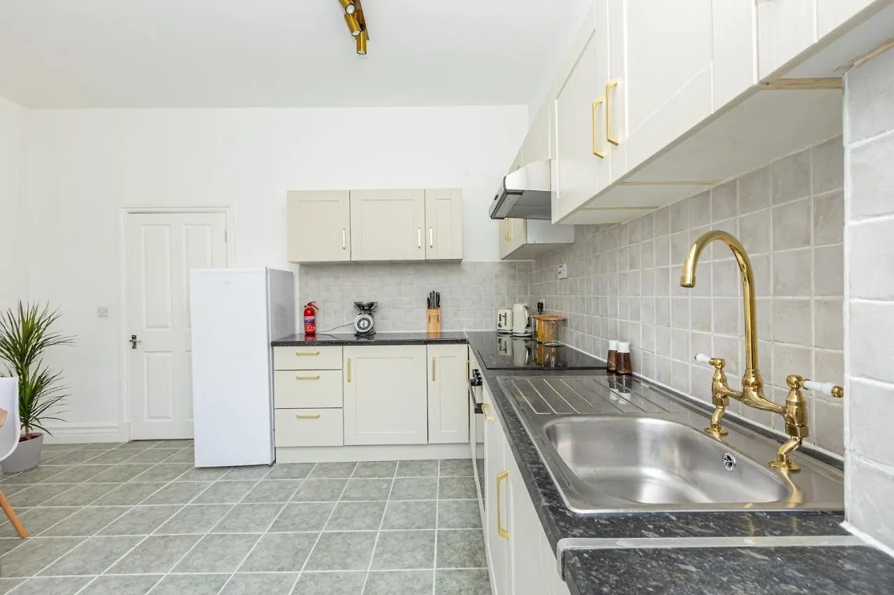 Holiday home Spacious 4Br 3-Storey Townhouse In Lively Deptford London