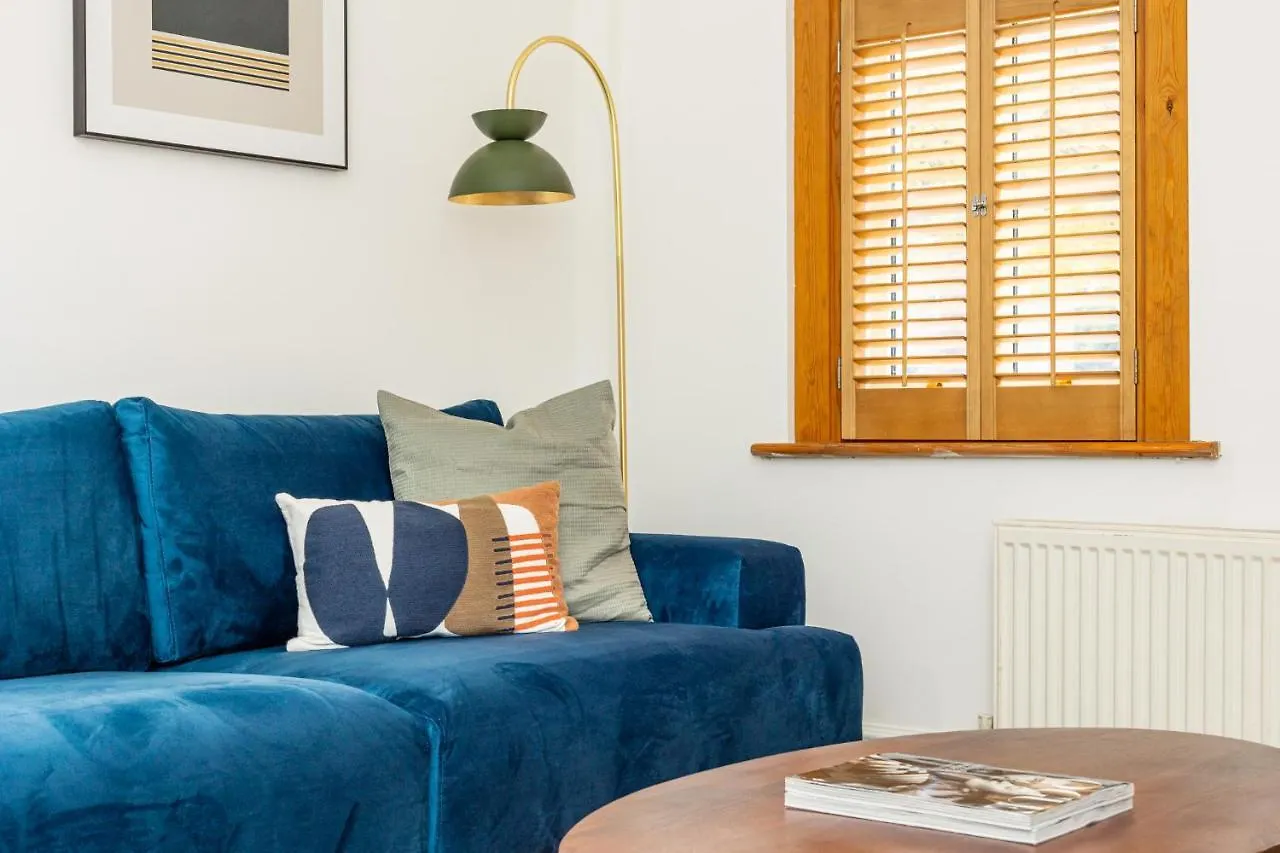 Spacious 4Br 3-Storey Townhouse In Lively Deptford London United Kingdom